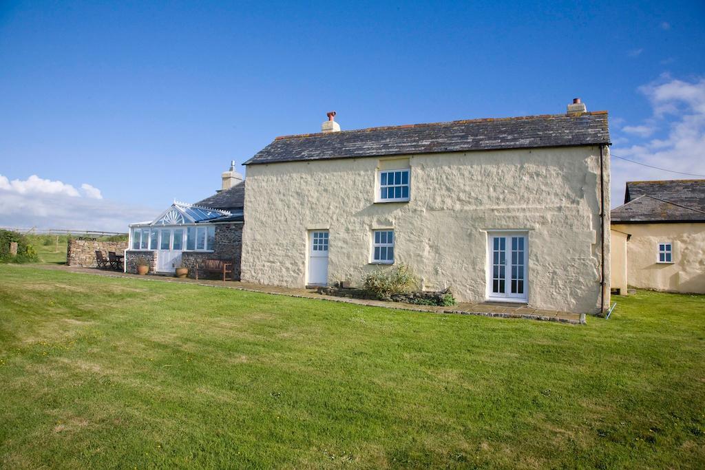Higher Tresmorn Farm Bed and Breakfast Crackington Haven Eksteriør billede
